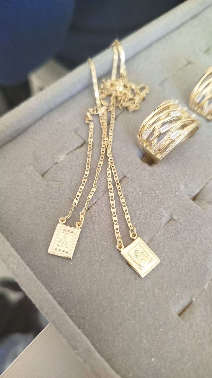 Escapulário O. masculino adulto