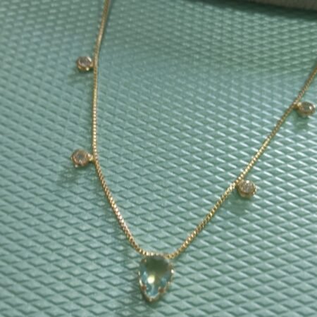 C.O gota agua marinha e cristais